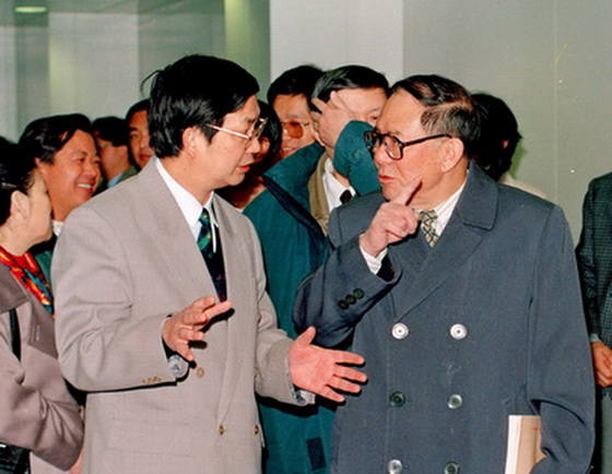1997年2月，国务委员、国家科委主任、中国工程院院长宋健视察生物所