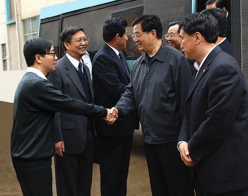 2006年5月，中共中央总书记、国家主席胡锦涛视察生物所