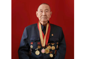 纪念中国人民抗日战争暨世界反法西斯战争胜利80周年 ——尹芳：甘于奉献 润物无声